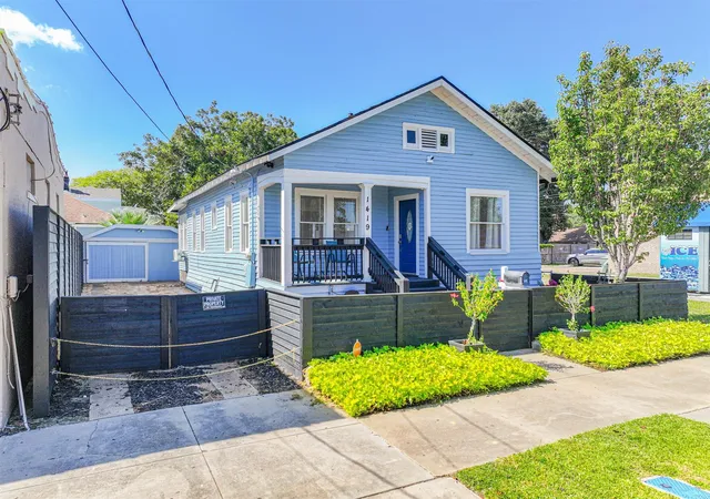 Photo 3 of Single family home for sale at 1419 39th Street, Galveston, TX 77550 | MLS# 15070895 | Listing updated on 2026-06-17