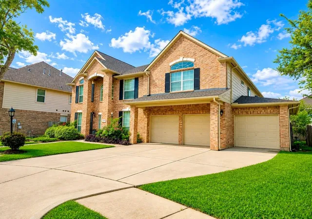 Homes for sale in Sugar Land, TX | 8119 Moss Stone Dr, Sugar Land, TX 77479 | MLS# 63907026