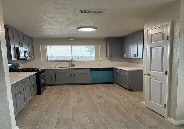 Photo 3 of Single family home for sale at 14207 Timberhaven Dr, Houston, TX 77066 | MLS# 34345641 | Listing updated on 2026-08-14