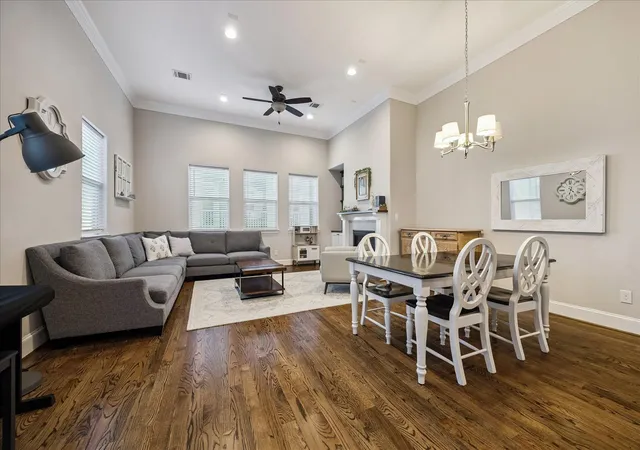 Photo 3 of Single family home for sale at 615 W 24th Street, Houston, TX 77008 | MLS# 29905385 | Listing updated on 2026-09-13