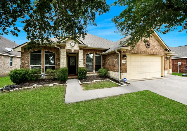 Photo 2 of Single family home for sale at 9307 Russeff Fld Ln, Rosenberg, TX 77469 | MLS# 77335777 | Listing updated on 2026-08-12