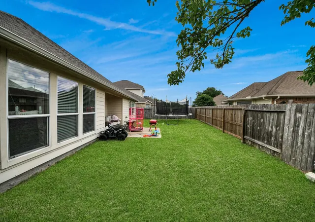 Photo 3 of Single family home for sale at 9307 Russeff Fld Ln, Rosenberg, TX 77469 | MLS# 77335777 | Listing updated on 2026-08-12