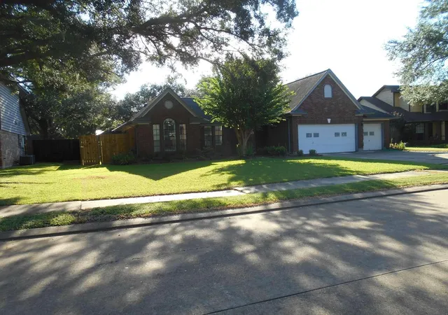 2nd image of 53 S Calla Lily Ct, Lake Jackson, TX 77566 | MLS# 12791075