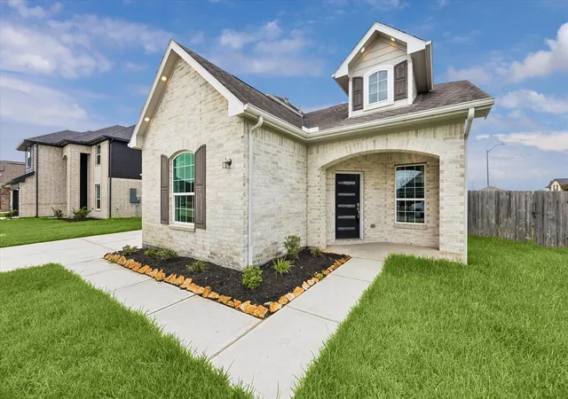 2nd image of 317 Merlot Dr, Alvin, TX 77511 | MLS# 10523789