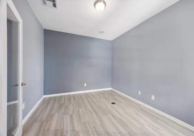 Photo 4 of Single family home for sale at 317 Merlot Dr, Alvin, TX 77511 | MLS# 10523789 | Listing updated on 2026-07-23
