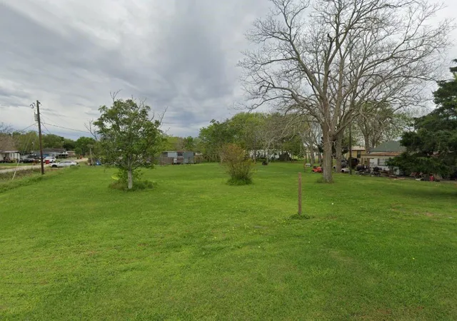 2nd image of 1008 Avenue A, Markham, TX 77456 | MLS# 52733699