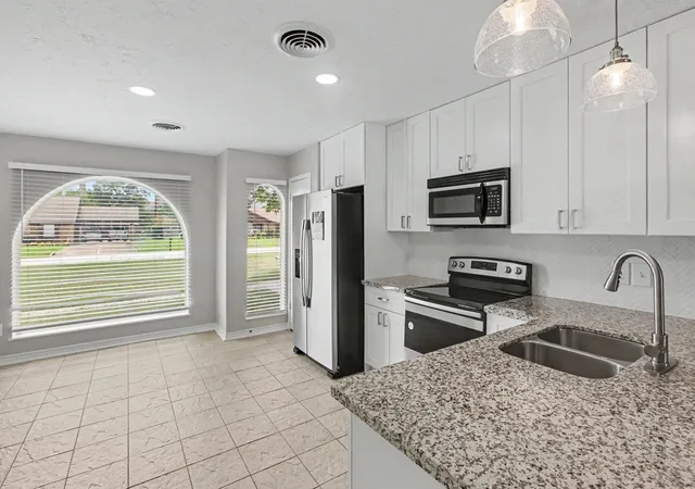3rd image of 19514 Lockridge Dr, Spring, TX 77373 | MLS# 66086632