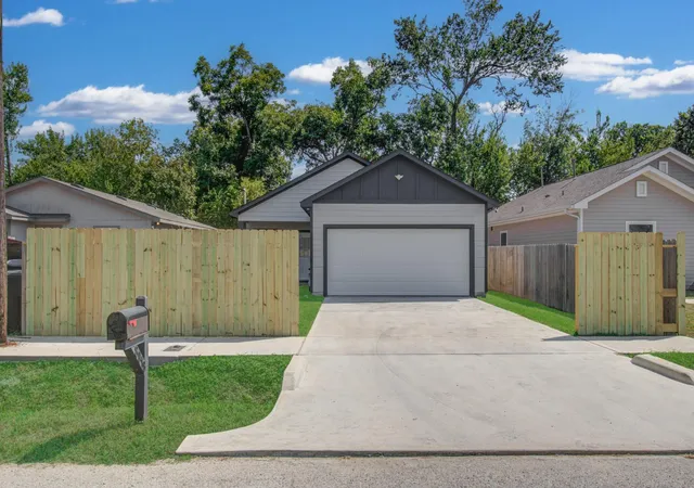 Photo 1 of Single family home for sale at 8018 Ethel St, Houston, TX 77028 | MLS# 18567582 | Listing updated on 2026-09-17