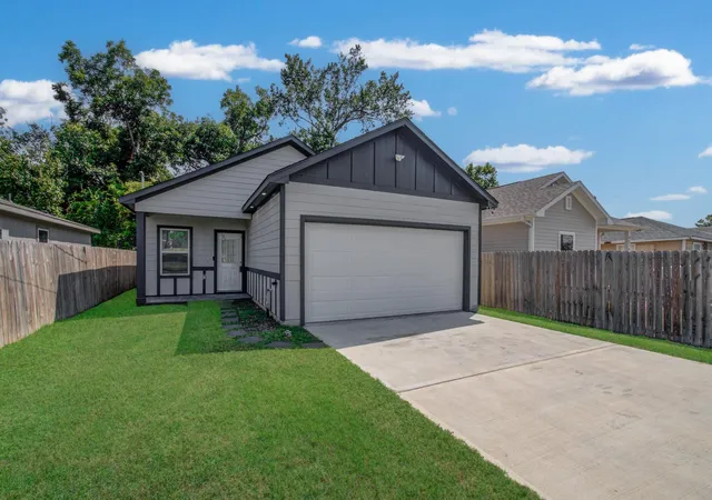 Photo 2 of Single family home for sale at 8018 Ethel St, Houston, TX 77028 | MLS# 18567582 | Listing updated on 2026-09-17