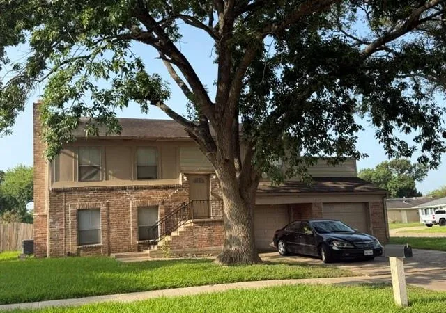 Photo 1 of Single family home for sale at 1927 Overbrook Cir, Missouri City, TX 77459 | MLS# 2611692 | Listing updated on 2026-09-10