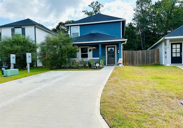 Photo 3 of Single family home for sale at 16503 Jasmine Marie Pl, Conroe, TX 77306 | MLS# 98177532 | Listing updated on 2026-08-08