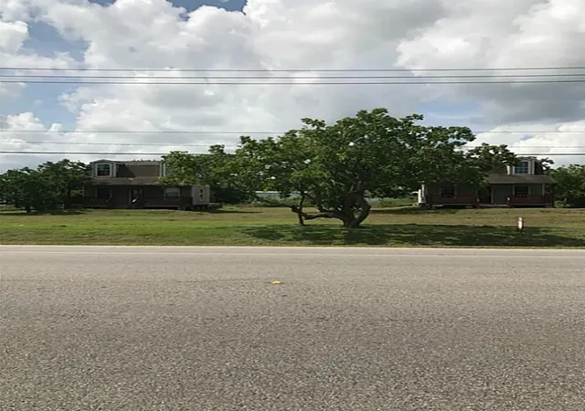 1st image of 24 E Bayshore Dr, San Leon, TX 77539 | MLS# 52642481