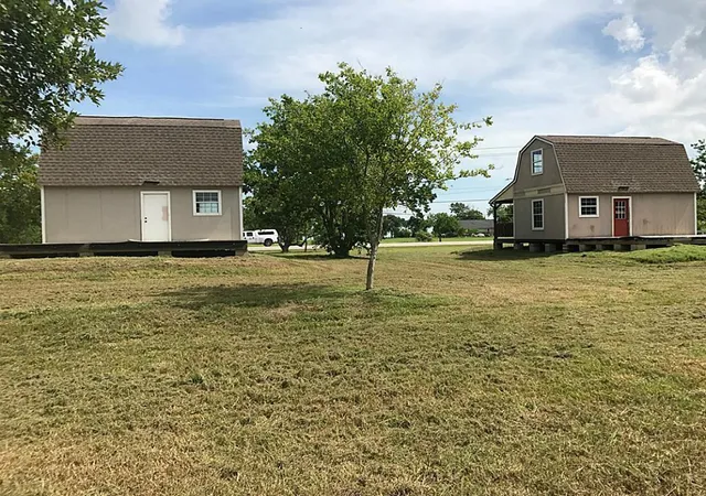 2nd image of 24 E Bayshore Dr, San Leon, TX 77539 | MLS# 52642481