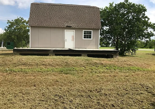 3rd image of 24 E Bayshore Dr, San Leon, TX 77539 | MLS# 52642481