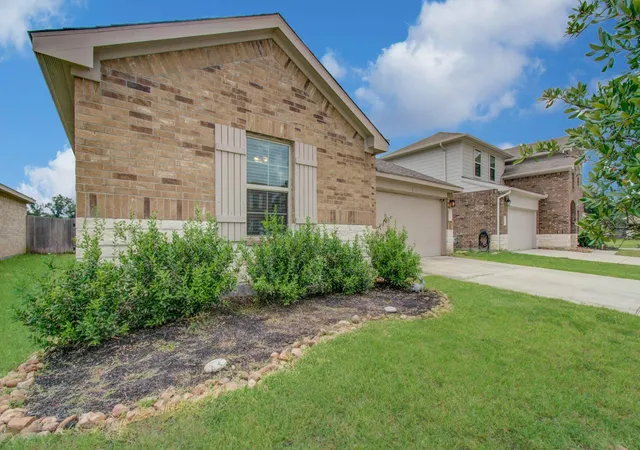 Photo 4 of Sale Pending at 23719 Harrow Fld Ln, Spring, TX 77373 | MLS# 33658478 | Listing updated on 2026-08-26