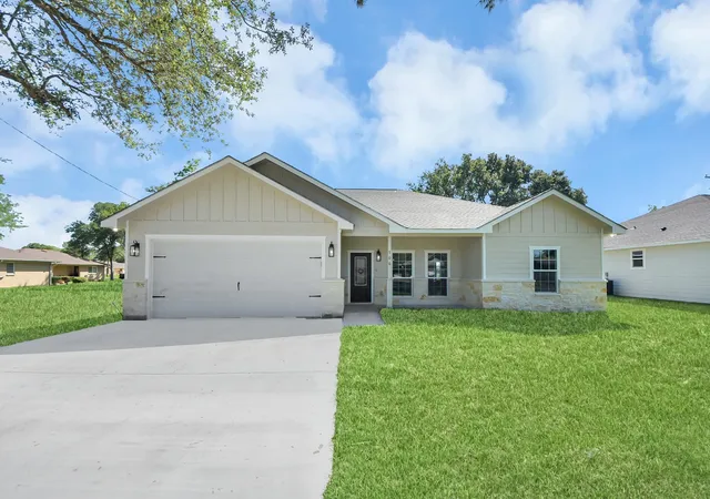 11th image of 706 Clara Ave, El Campo, TX 77437 | MLS# 11872416