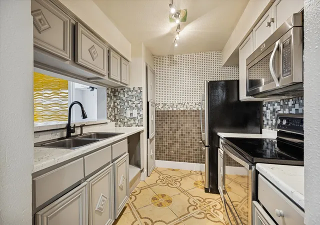 Photo 3 of Condo for sale at 6161 Reims Rd #704, Houston, TX 77036 | MLS# 75823067 | Listing updated on 2025-12-02