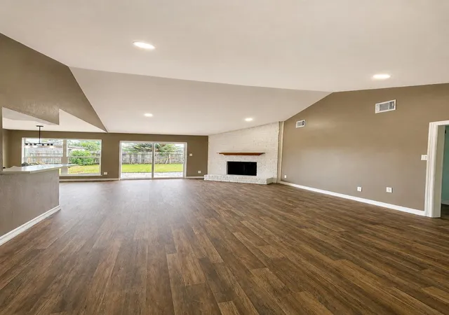 2nd image of 10942 Dunvegan Way, Houston, TX 77013 | MLS# 60188597