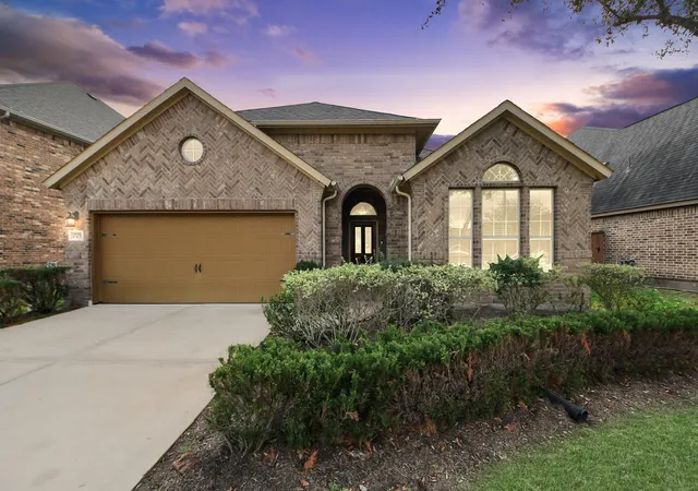 Photo 2 of Single family home for sale at 17031 Ardkinglas Dr, Richmond, TX 77407 | MLS# 34929156 | Listing updated on 2026-09-05
