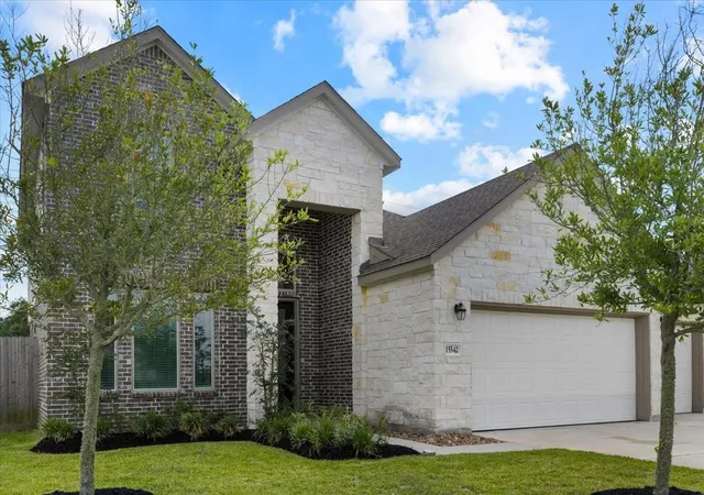 2nd image of 15542 Blue Lake Dr, Baytown, TX 77523 | MLS# 65005796