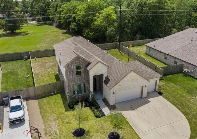 4th image of 15542 Blue Lake Dr, Baytown, TX 77523 | MLS# 65005796