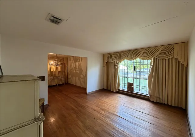 3rd image of 125 N Carolina St, Houston, TX 77029 | MLS# 25633612