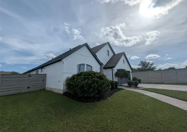 2nd image of 4402 Stone Ridge Ln, Manvel, TX 77578 | MLS# 47045415