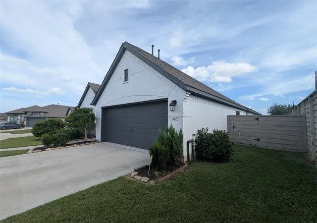 3rd image of 4402 Stone Ridge Ln, Manvel, TX 77578 | MLS# 47045415