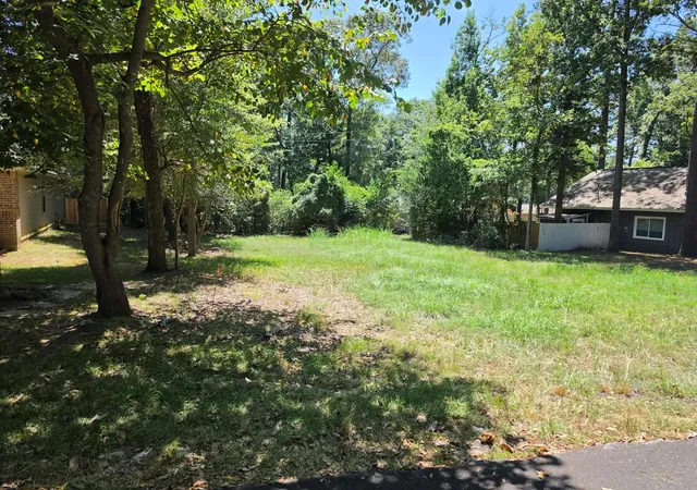 2nd image of 288 Apple Valley Dr, Conroe, TX 77304 | MLS# 84282239