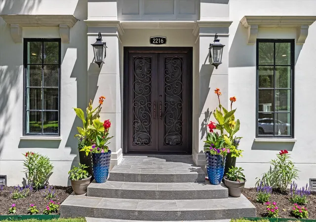 2nd image of 2216 Tangley St, Houston, TX 77005 | MLS# 68153722