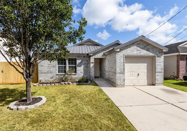 Photo 1 of Sale Pending at 2317 Shady Birch Dr, Conroe, TX 77301 | MLS# 17202020 | Listing updated on 2026-08-29