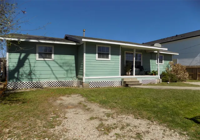 Photo 2 of Single family home for sale at 5016 Creekmont Dr, Houston, TX 77091 | MLS# 84740560 | Listing updated on 2026-03-24