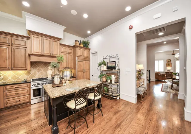 1st image of 1406 Lake Pointe Pkwy, Sugar Land, TX 77478 | MLS# 90429730