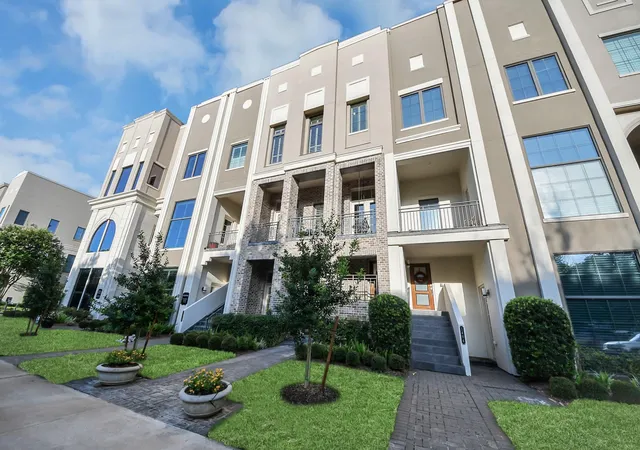 2nd image of 1406 Lake Pointe Pkwy, Sugar Land, TX 77478 | MLS# 90429730