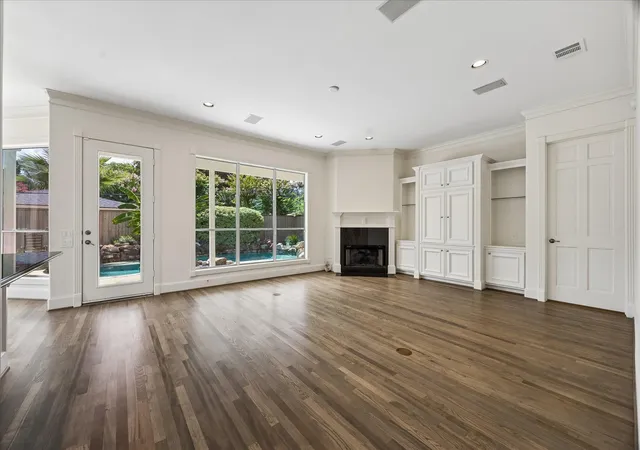 2nd image of 1110 Anderson St, Bellaire, TX 77401 | MLS# 77833889