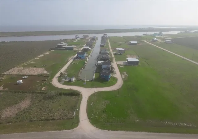 8th image of 30 Private Road 642, Matagorda, TX 77457 | MLS# 55407775