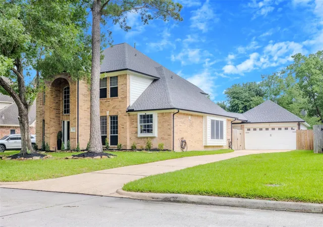 Photo 3 of Single family home for sale at 12902 Lady Jane Ct, Houston, TX 77044 | MLS# 27829471 | Listing updated on 2026-08-23