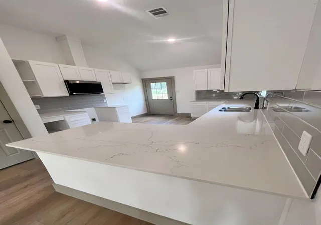 5th image of 241 Se 19 Th St, Hempstead, TX 77445 | MLS# 52918000