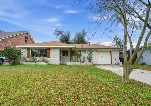 Photo 1 of Single family home for sale at 6023 Pineshade Ln, Houston, TX 77008 | MLS# 29005754 | Listing updated on 2026-09-10
