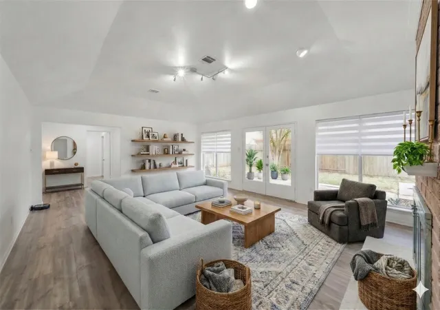 5th image of 1823 Cherry Bend Dr, Houston, TX 77077 | MLS# 57467589
