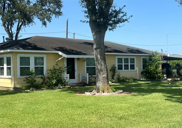 Photo 1 of Single family home for sale at 1515 N Mechanic St, El Campo, TX 77437 | MLS# 50177758 | Listing updated on 2026-09-16