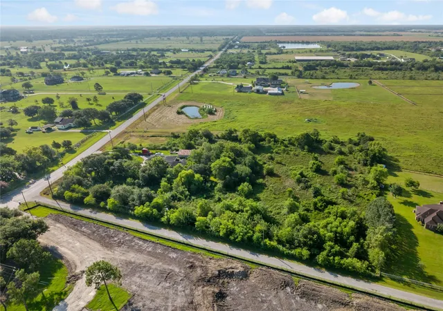 4th image of 5152 Mustang Rd, Alvin, TX 77511 | MLS# 16189067