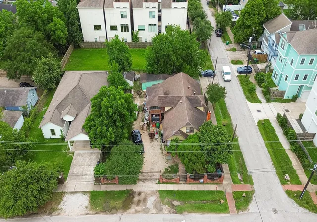 Photo 3 of Single family home for sale at 4802 Sherman St, Houston, TX 77011 | MLS# 37571948 | Listing updated on 2026-09-15
