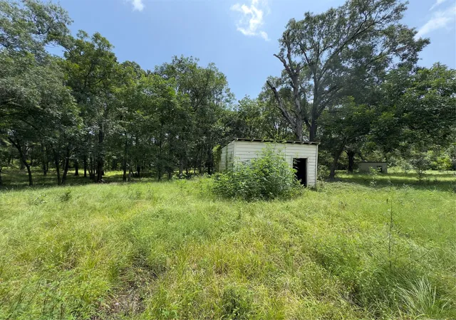 Photo 2 of Single family home for sale at 947 County Rd 2850, Cleveland, TX 77327 | MLS# 7837252 | Listing updated on 2026-08-07