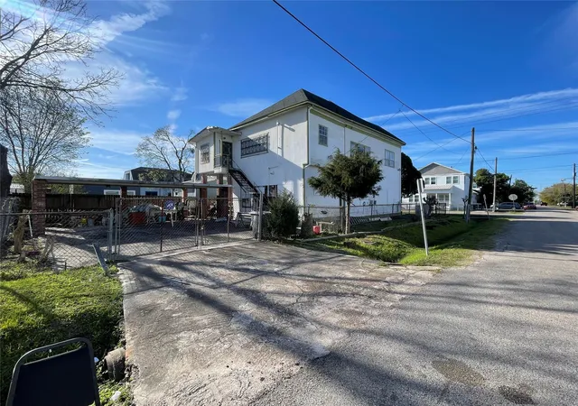 2nd image of 3601 Engelke St, Houston, TX 77003 | MLS# 51433323