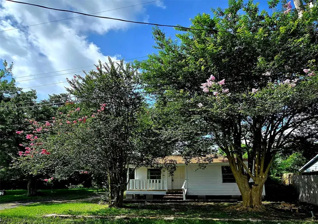 Photo 2 of Single family home for sale at 4642 Mierianne St, Houston, TX 77093 | MLS# 87139207 | Listing updated on 2026-07-15