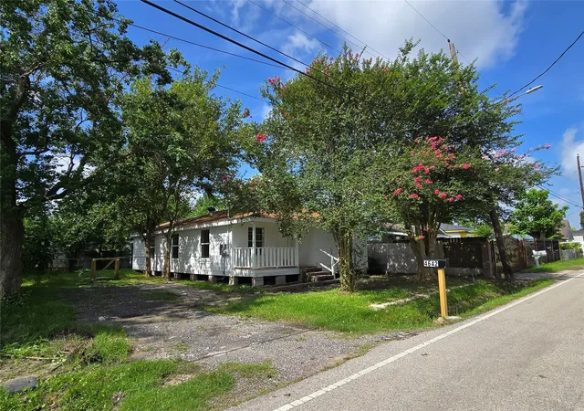 Photo 3 of Single family home for sale at 4642 Mierianne St, Houston, TX 77093 | MLS# 87139207 | Listing updated on 2026-07-15