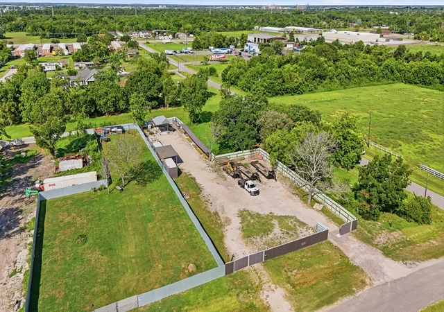 3rd image of 1406 Hill Ave, League City, TX 77573 | MLS# 36260938