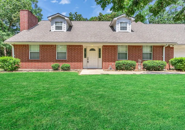 1st image of 1928 Greentree Dr, Huntsville, TX 77340 | MLS# 79449911