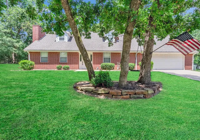 2nd image of 1928 Greentree Dr, Huntsville, TX 77340 | MLS# 79449911